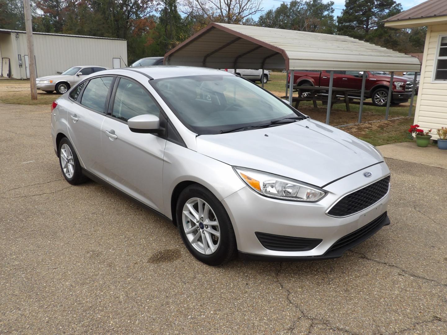 2018 Ingot Silver Metallic /Black Ford Focus SE (1FADP3FE4JL) with an 1.0L engine, automatic transmission, located at 401 First NE, Bearden, AR, 71720, (870) 687-3414, 33.726528, -92.611519 - Photo#21